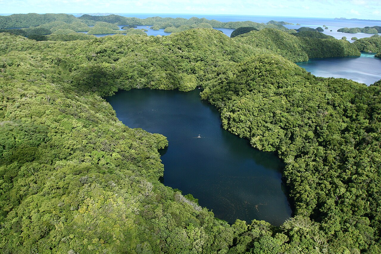 航拍岛屿